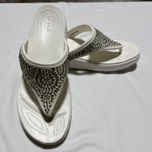 CROCS Women Sz 10 White Monterey Shimmer Rhinestone Wedge Flip Flops Sandals EUC